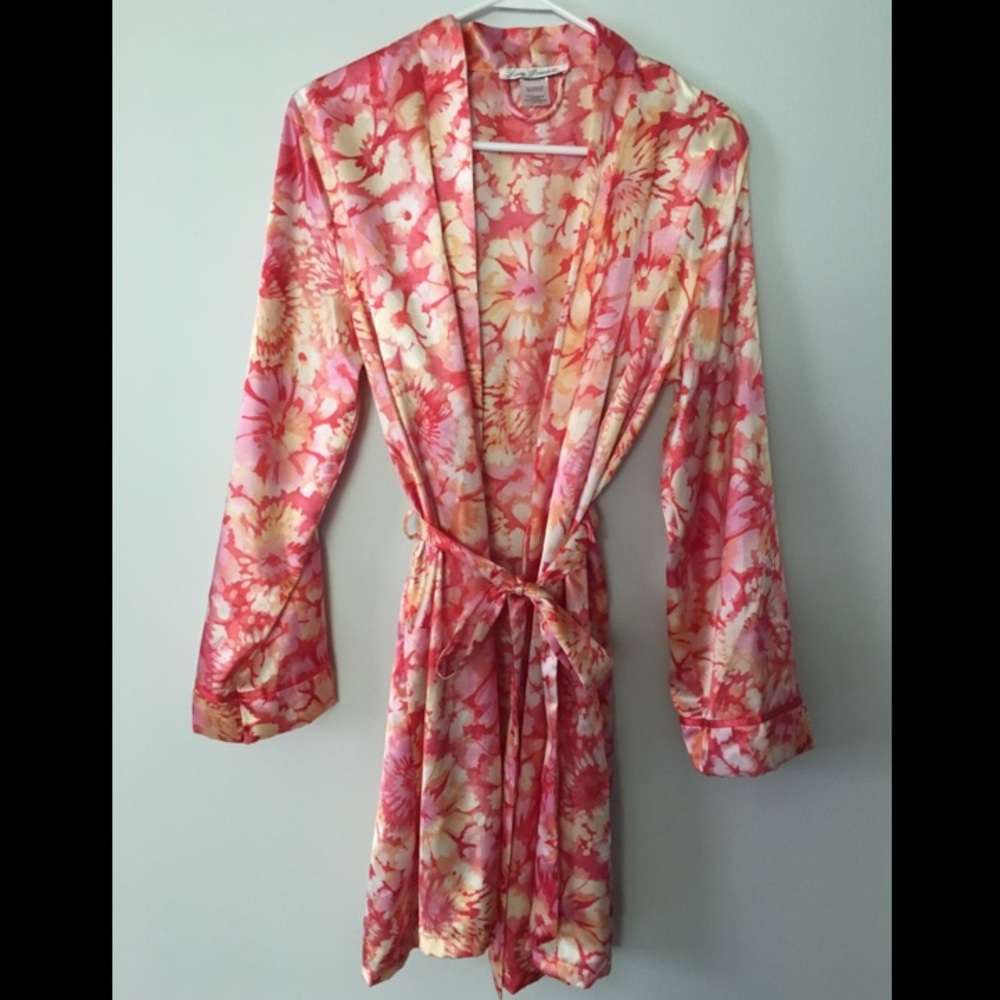 ✨LAST CHANCE! ✨  Floral Silky Robe
